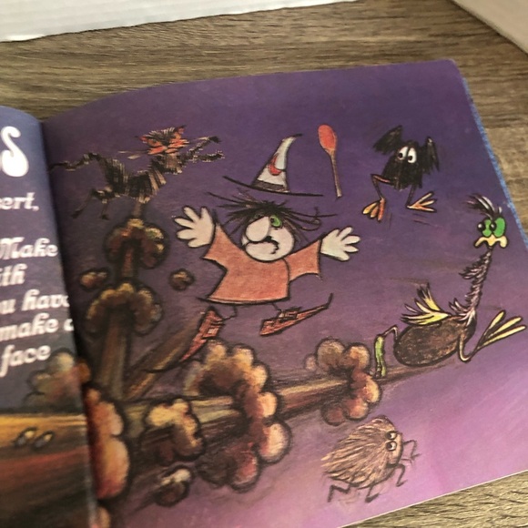 Vtg 1971 Halloween Fun Book - Picture 5 of 11